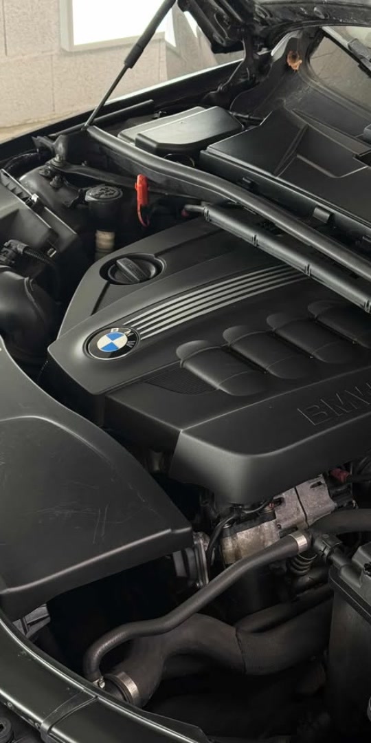 Moteur BMW propre après nettoyage détail — Pure Détail Froidfond, Vendée